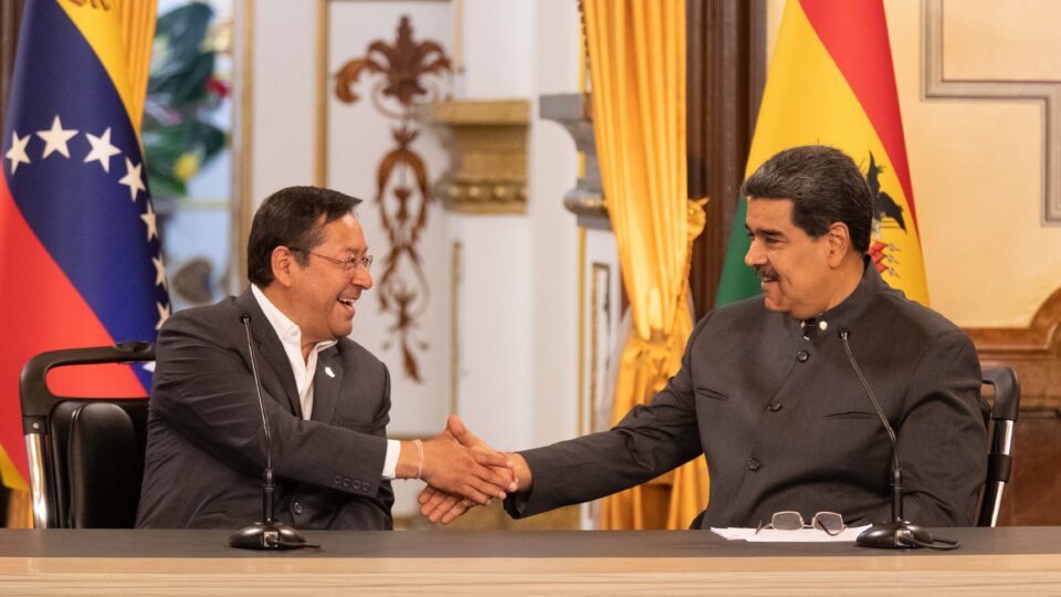Bolívia critica envio de navios de guerra dos EUA ao Caribe e chama acusações contra Maduro de “infâmias” 4 Bolívia critica envio de navios de guerra dos EUA ao Caribe e chama acusações contra Maduro de “infâmias” - Imagem do artigo original