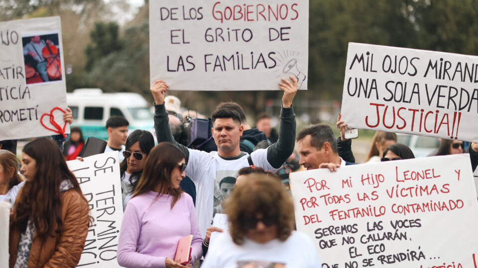 Dono de laboratório suspeito por fentanil contaminado é preso na Argentina e governo cita ligação com kirchnerismo 4 Dono de laboratório suspeito por fentanil contaminado é preso na Argentina e governo cita ligação com kirchnerismo - Imagem do artigo original