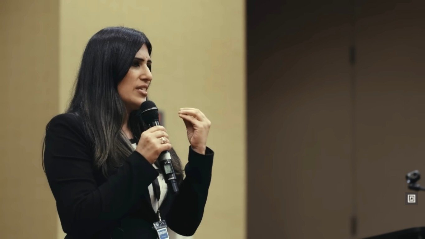 Iraniana declara fé cristã em interrogatório e é libertada por oficial que pediu uma Bíblia 4 Iraniana declara fé cristã em interrogatório e é libertada por oficial que pediu uma Bíblia - Imagem do artigo original
