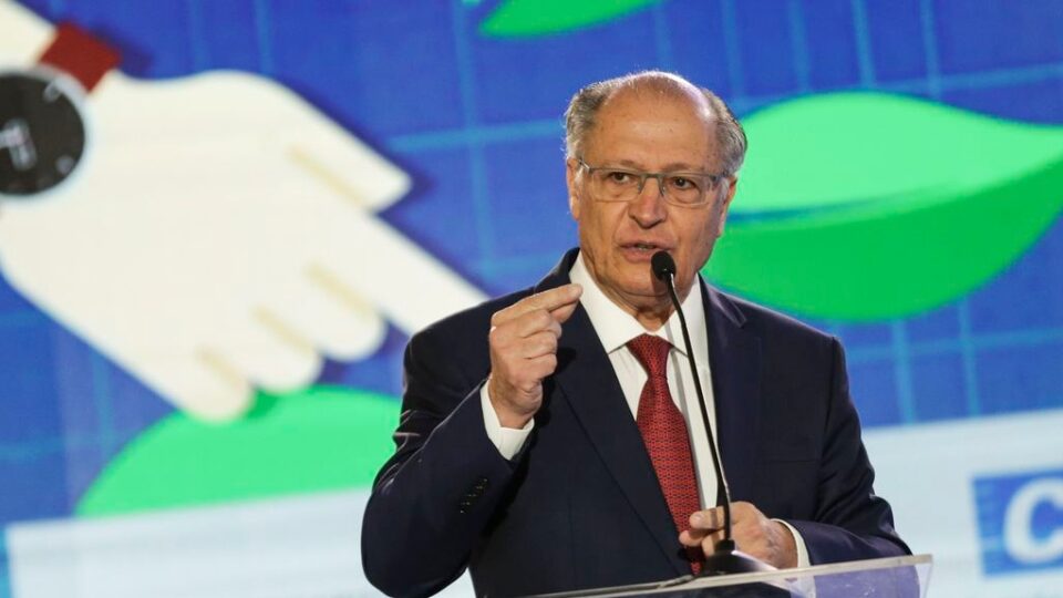 Alckmin critica “maus brasileiros” e diz que Lula falará com Trump sobre tarifa de 50% dos EUA 4 Alckmin critica “maus brasileiros” e diz que Lula falará com Trump sobre tarifa de 50% dos EUA - Imagem do artigo original