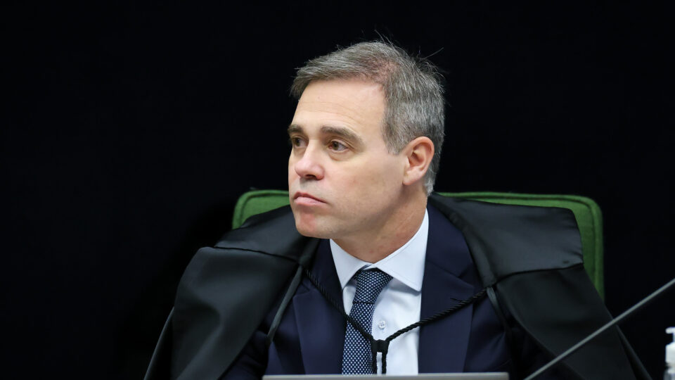 Mendonça vota contra condenação de Zambelli por porte ilegal, mas apoia pena por constrangimento com arma 4 Mendonça vota contra condenação de Zambelli por porte ilegal, mas apoia pena por constrangimento com arma - Imagem do artigo original