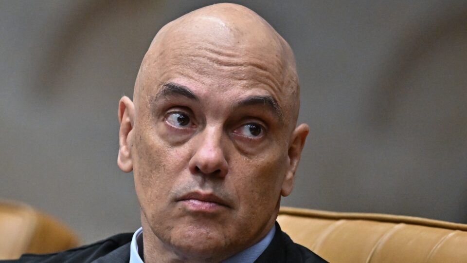 Bancos estudam encerrar contas para evitar sanções da Lei Magnitsky sem afrontar STF 4 Bancos estudam encerrar contas para evitar sanções da Lei Magnitsky sem afrontar STF - Imagem do artigo original