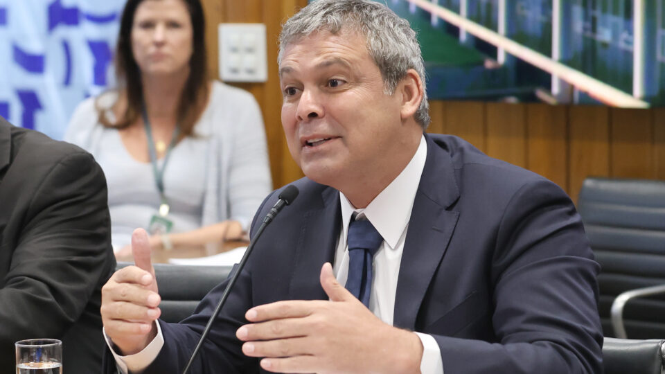 Líder do PT pede ao STF prisão preventiva de Bolsonaro e aponta risco de fuga 4 Líder do PT pede ao STF prisão preventiva de Bolsonaro e aponta risco de fuga - Imagem do artigo original