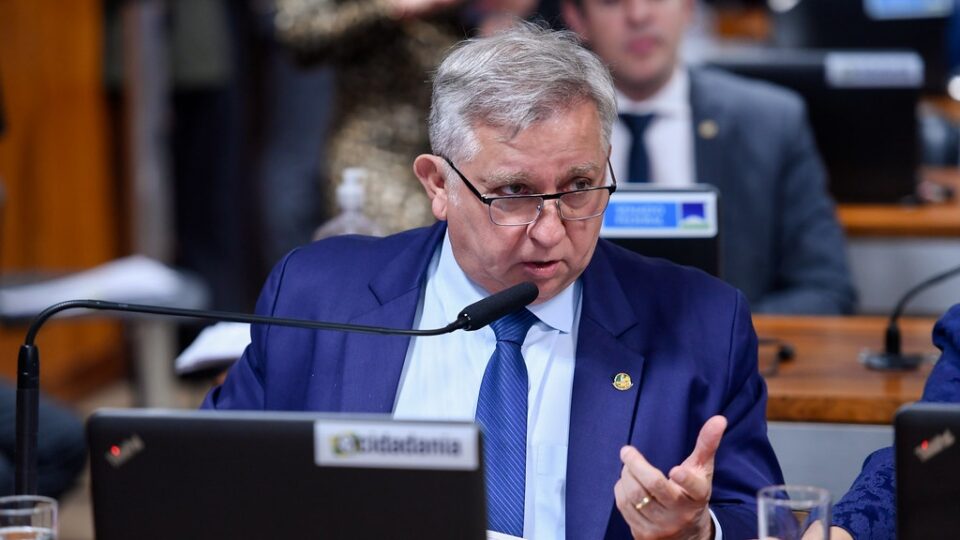 Opositor apresenta 330 dos 800 requerimentos na CPMI do INSS e mira ex-ministros de Lula 4 Opositor apresenta 330 dos 800 requerimentos na CPMI do INSS e mira ex-ministros de Lula - Imagem do artigo original