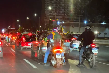 Protesto com buzinaço pede impeachment de Moraes e liberdade para Bolsonaro em Brasília 12 rss featured 15776 1754443728