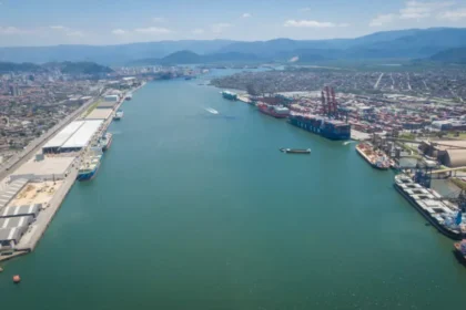Tarifa dos EUA provoca disparada nas exportações e leva porto de Santos a recorde histórico 21 rss featured 15937 1754510317