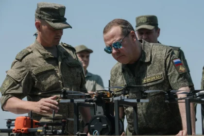 Medvedev cita sistema nuclear “Mão Morta” e leva Trump a posicionar submarinos dos EUA 30 rss featured 15993 1754527340
