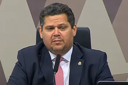 Cid Gomes afirma que Alcolumbre descarta pautar pedido de impeachment de Alexandre de Moraes 3 rss featured 16033 1754571616