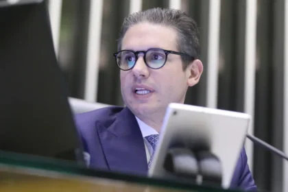 Hugo Motta descarta ter fechado acordo com oposição para desocupação da Mesa da Câmara 10 rss featured 16074 1754584591