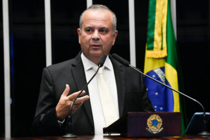 Oposição reúne 41 assinaturas para pedir impeachment de Moraes, mas Alcolumbre mantém resistência 27 rss featured 16159 1754603898
