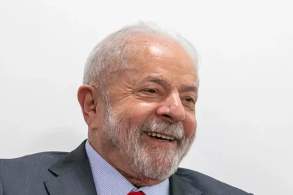Lula insiste em alternativa ao dólar enquanto tarifas dos EUA elevam tensão, dizem economistas 12 rss featured 17360 1754777689