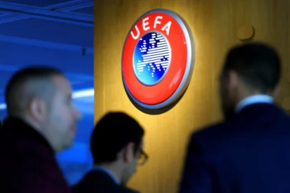 Uefa exibe faixa com apelo contra mortes de civis antes da Supercopa 6 rss featured 17950 1755123733
