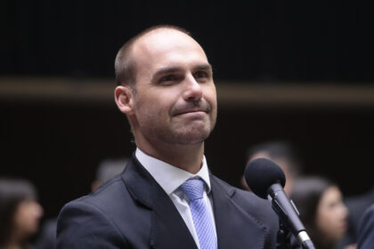 Eduardo Bolsonaro afirma que revogação de vistos pelo EUA no caso Mais Médicos é aviso a autoridades brasileiras 3 rss featured 18004 1755138180