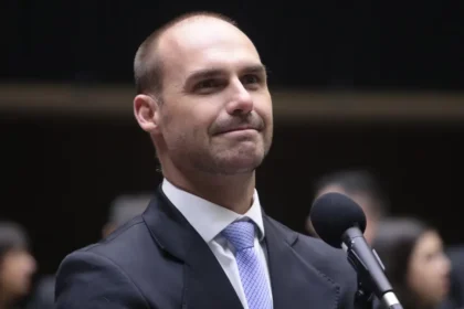 Eduardo Bolsonaro chama Alexandre de Moraes de “psicopata” e promete “ir às últimas consequências” para afastá-lo do STF 6 rss featured 18075 1755186844