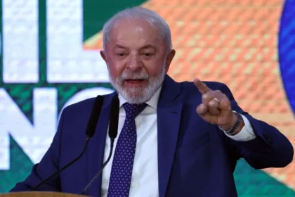 Lula rebate Trump e afirma que Brasil não vai “rastejar” pelos Estados Unidos 6 rss featured 18268 1755271424