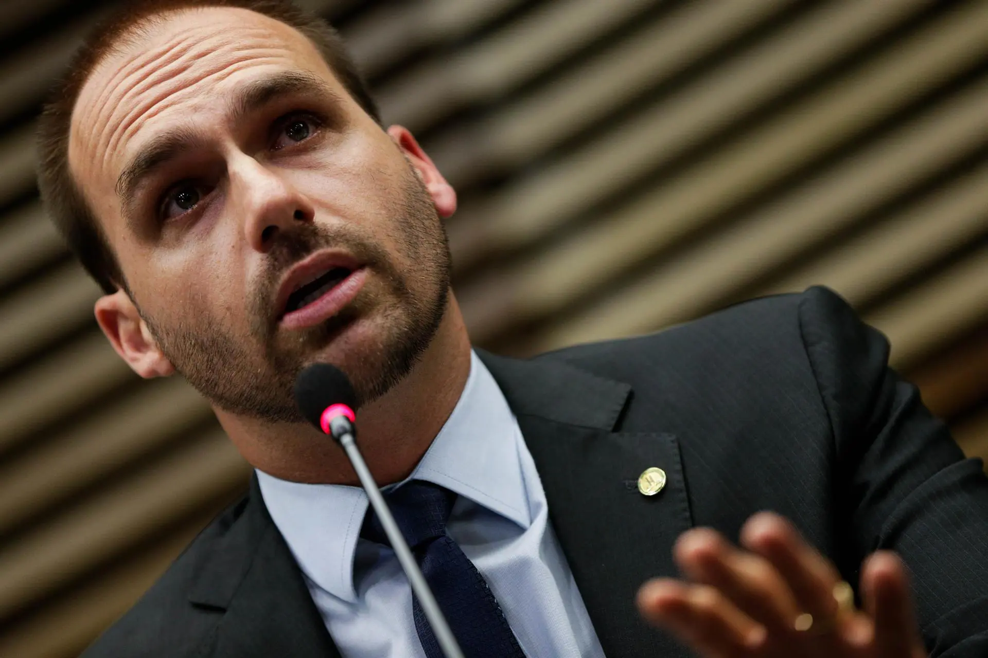 Secretário do Tesouro dos EUA encontra Eduardo Bolsonaro no dia em que cancela reunião com Haddad 3 rss featured 18348 1755296171