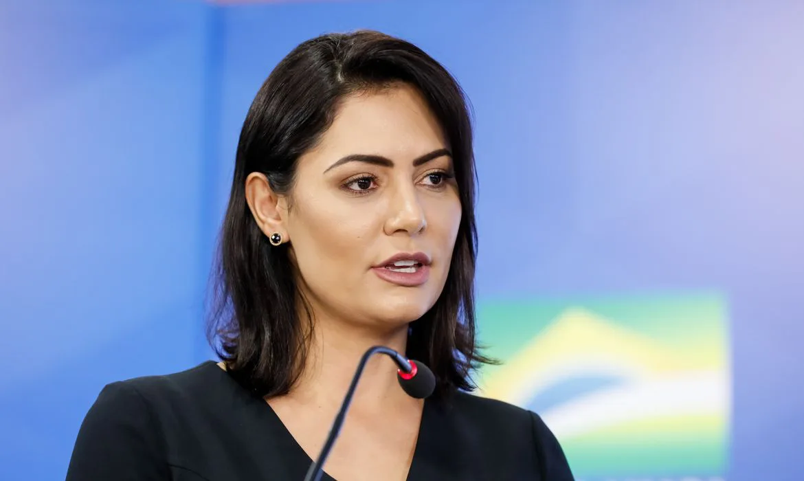 Michelle Bolsonaro diz que Jair foi “tirado da tomada” após prisão domiciliar e critica política externa de Lula 3 rss featured 18449 1755368859
