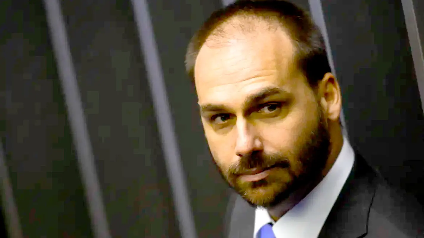 Eduardo Bolsonaro pede aos EUA ampliação de sanções a Alexandre de Moraes e familiares, indica reportagem 3 rss featured 18453 1755373313