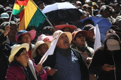 Eleitores bolivianos decidem se encerram 20 anos de hegemonia da esquerda 12 rss featured 18457 1755374877