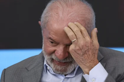 35% dos brasileiros atribuem a Lula responsabilidade por tarifa extra dos EUA, indica Datafolha 6 rss featured 18465 1755377139
