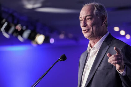 Aliados negociam filiação de Ciro Gomes ao PSDB para enfrentar Lula e atrair voto de direita em 2026 3 rss featured 18513 1755446133