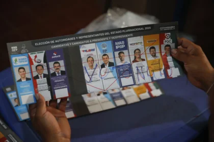 Eleições gerais na Bolívia encerram votação; primeiros resultados saem às 22h de Brasília 9 rss featured 18550 1755475655