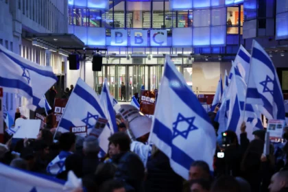 BBC corrige reportagem e reconhece que jovem morta em Gaza tinha leucemia, não desnutrição 30 rss featured 18796 1755614356