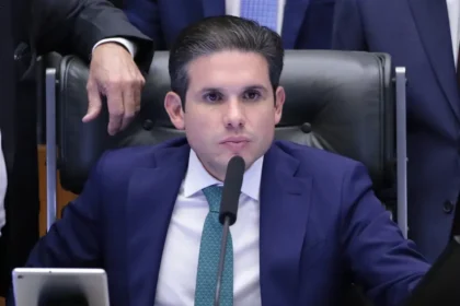 Câmara aprova urgência para o PL da Adultização, que regulamenta proteção de menores na internet 21 rss featured 18890 1755636817