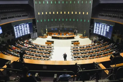 PL da Adultização prevê órgão federal para fiscalizar redes sociais 9 rss featured 18904 1755641258