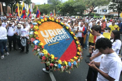 Tribunal de Bogotá manda soltar Álvaro Uribe enquanto recurso é analisado 3 rss featured 18951 1755654816