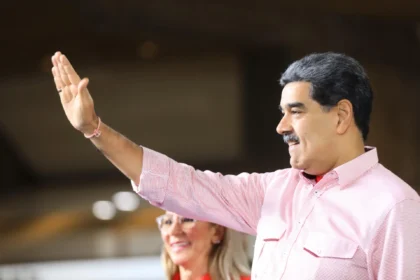 Senador dos EUA provoca Maduro e cita recompensa de US$ 50 milhões 12 rss featured 19057 1755711908