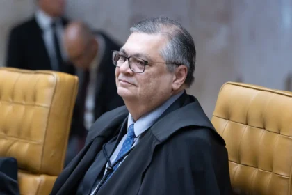 Dino ironiza queda de R$ 41,9 bi nas ações de bancos após decisão sobre leis estrangeiras 24 rss featured 19085 1755722257