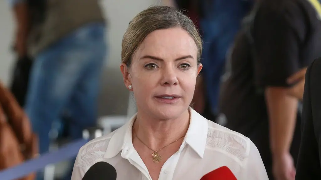 Gleisi Hoffmann pede que líderes da Câmara pressionem por cassação de Eduardo Bolsonaro 3 rss featured 19542 1755958052