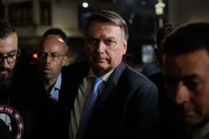 39% dos brasileiros veem como injusta a prisão domiciliar de Bolsonaro, indica Quaest 18 rss featured 19687 1756120088