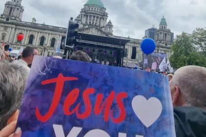 Marcha para Jesus reúne milhares de fiéis em Belfast, na Irlanda do Norte 18 rss featured 19729 1756135330