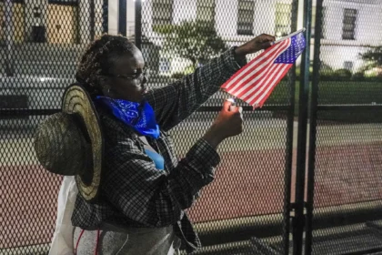 Trump determina processo judicial contra quem queimar bandeira dos Estados Unidos 9 rss featured 19776 1756154243