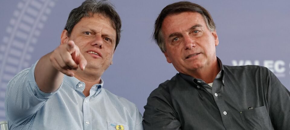 Tarcísio afirma que concederia indulto a Bolsonaro como primeiro ato caso chegasse à Presidência 4 Tarcísio afirma que concederia indulto a Bolsonaro como primeiro ato caso chegasse à Presidência - Imagem do artigo