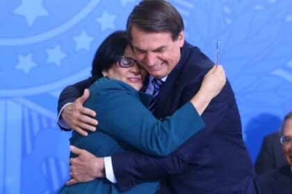 Moraes libera visita de Damares a Bolsonaro na véspera de julgamento 6 ocrente 1756727115