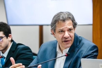 Haddad aposta em indiciamento de Eduardo e Jair Bolsonaro para aliviar tensão comercial com os EUA 27 ocrente 1756736982