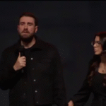 Pastor André Fernandes anuncia saída da Lagoinha Alphaville durante culto de domingo 6 ocrente 1756739555