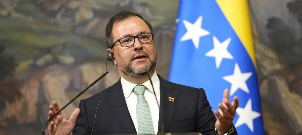 Chanceler venezuelano afirma que 4,2 mil militares dos EUA estão prontos para invadir o país 4 Chanceler venezuelano afirma que 4,2 mil militares dos EUA estão prontos para invadir o país - Imagem do artigo