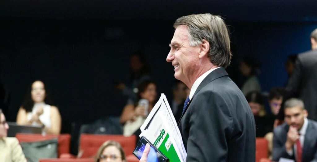 Colunista critica julgamento de Bolsonaro no STF e propõe mudanças no sistema judiciário 4 Colunista critica julgamento de Bolsonaro no STF e propõe mudanças no sistema judiciário - Imagem do artigo