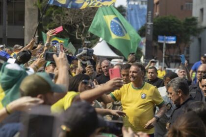 Colunista vê julgamento de Bolsonaro como tentativa de conter o bolsonarismo 9 ocrente 1756832298