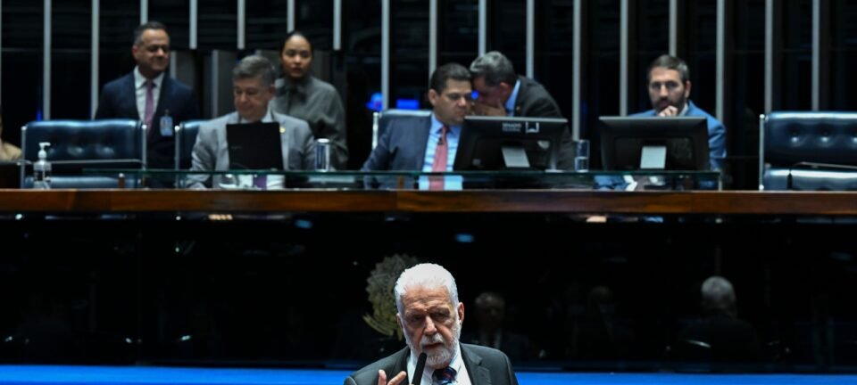 Senado endurece regras para devedores de impostos e, na mesma sessão, amplia prazo para pagamento de precatórios 4 Senado endurece regras para devedores de impostos e, na mesma sessão, amplia prazo para pagamento de precatórios - Imagem do artigo