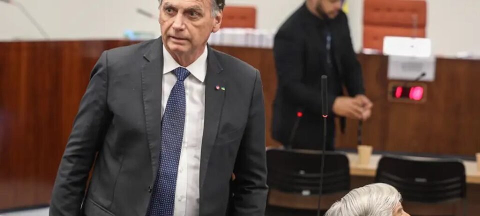 Defesa de Bolsonaro contesta provas e delação em sessão da Primeira Turma do STF 4 Defesa de Bolsonaro contesta provas e delação em sessão da Primeira Turma do STF - Imagem do artigo