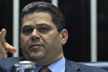 Alcolumbre articula texto que reduz penas de envolvidos no 8/1 e deixa Bolsonaro fora de anistia 9 ocrente 1756937530