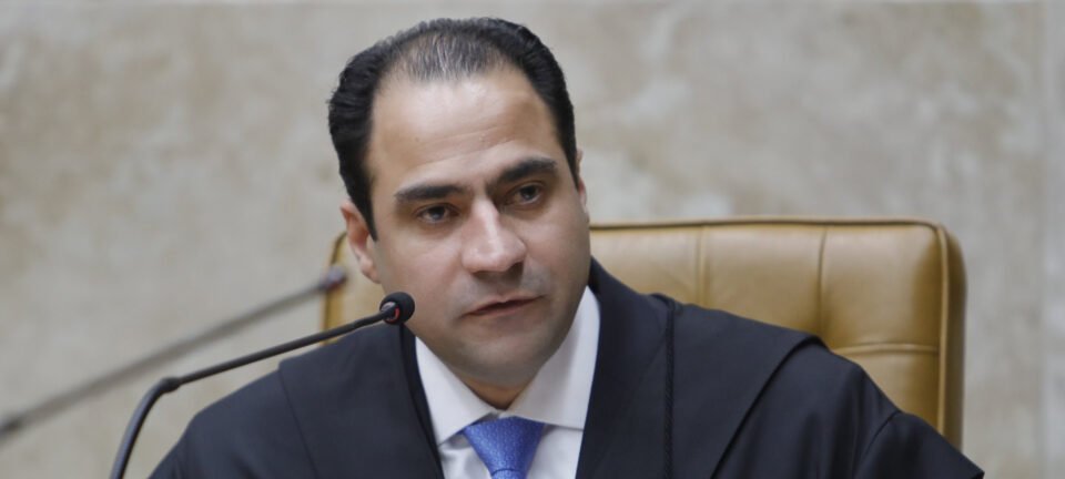 OAB anuncia ação no STF para suspender PEC dos Precatórios aprovada pelo Senado 4 OAB anuncia ação no STF para suspender PEC dos Precatórios aprovada pelo Senado - Imagem do artigo