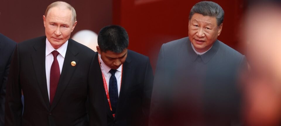 Putin e Xi conversam sobre transplante de órgãos e vida longa durante desfile militar em Pequim 4 Putin e Xi conversam sobre transplante de órgãos e vida longa durante desfile militar em Pequim - Imagem do artigo