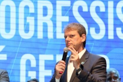 Tarcísio intensifica pressão por anistia enquanto PP e União Brasil deixam governo Lula 15 ocrente 1756949278