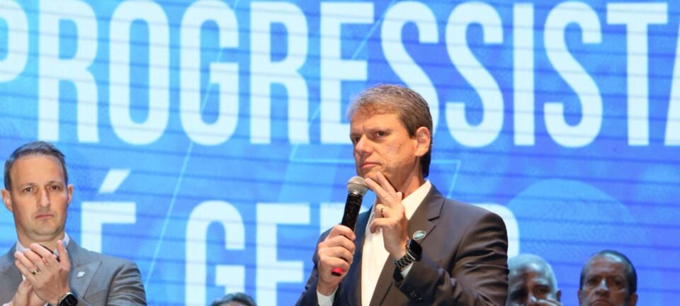 Tarcísio intensifica pressão por anistia enquanto PP e União Brasil deixam governo Lula 4 Tarcísio intensifica pressão por anistia enquanto PP e União Brasil deixam governo Lula - Imagem do artigo